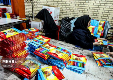 اهدای ۳۵۰ سری نوشت‌افزار به مددجویان زندان تربت‌جام 