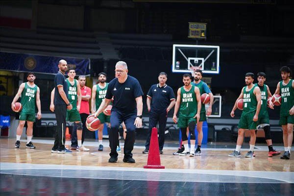 سرمربی یونانی تیم ملی بسکتبال دوباره به ایران بازگشت