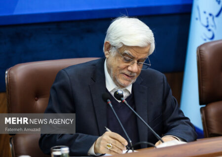 عارف: قهرمانی تیم ملی کشتی فرنگی نشانه‌ای از توانمندی جوانان ایران است