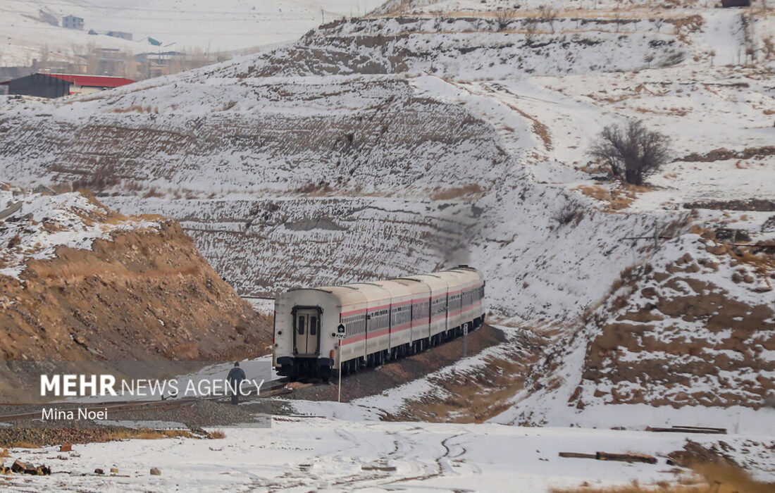 اولویت راه‌آهن برای تامین ناوگان از توان تولیدات داخل است