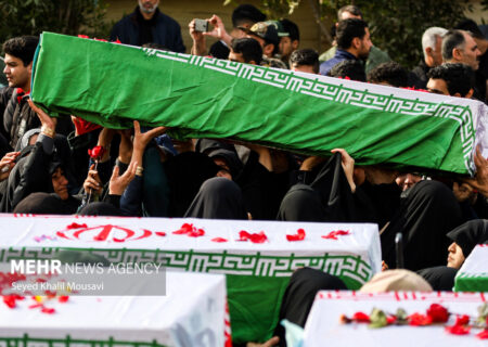 ورود پیکر مطهر ۴۴ شهید تازه تفحص‌شده شلمچه به کشور