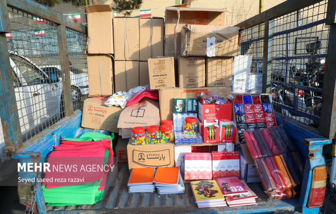 توزیع ۱۸۰۰ بسته تحصیلی بین دانش آموزان نیازمند بابل