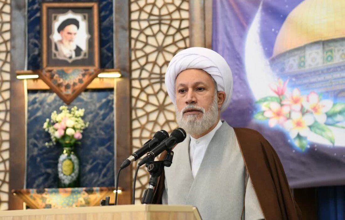 مسئولان بر حل مشکلات مردم تمرکز کنند نه مسائل حاشیهای