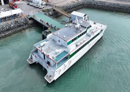 بندر مسافربری قشم تعطیل شد