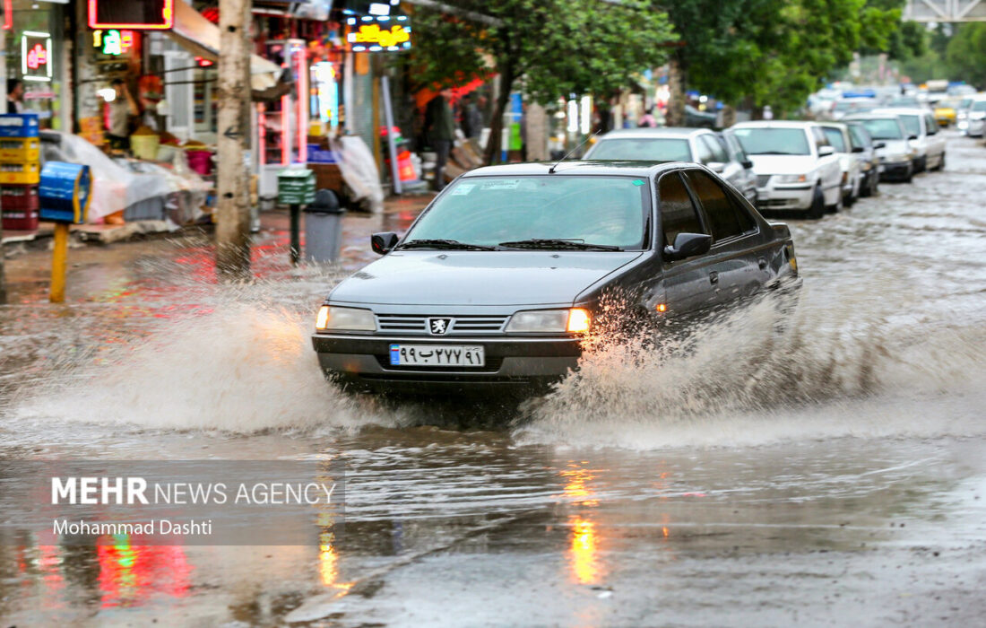 آب‌گرفتگی معابر در گنبد کاووس