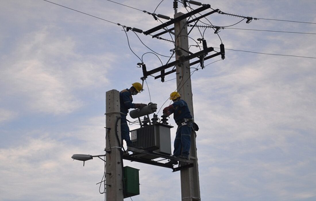 برق رسانی به ۷ هزار مشترک شهری و روستایی ایلام