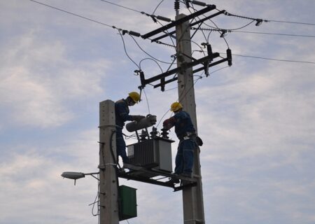 برق رسانی به ۷ هزار مشترک شهری و روستایی ایلام