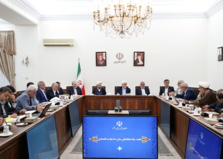 عارف: صدای واحدی برای مبارزه با فساد داشته باشیم