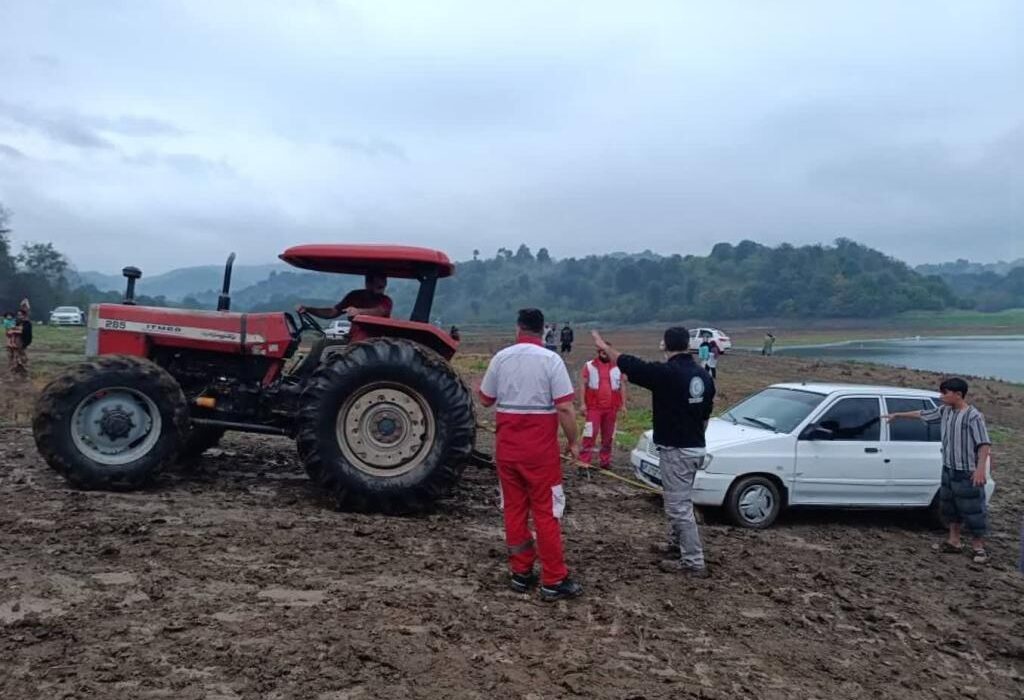 رهایی حادثهدیدگان سیلاب روستای شیاده بندپی غربی بابل