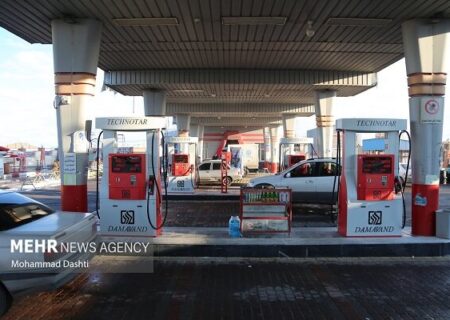 انهدام شبکه قاچاق سوخت در یکی از پمپ بنزین‌های رودان