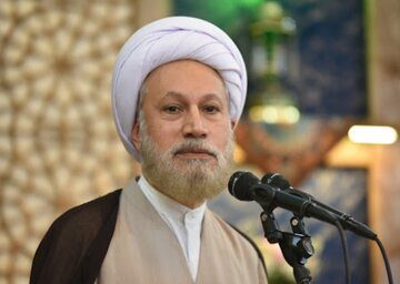 تاکید امام جمعه شیراز بر تمرکز مدیران بر حل مسائل مهم کشور