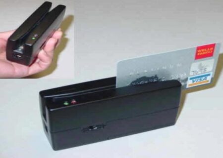 کلاهبرداری اسکیمری در دکه روزنامه فروشی