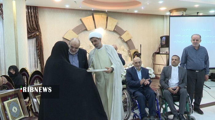 تجلیل از خانواده شهدای اقتدار در قم