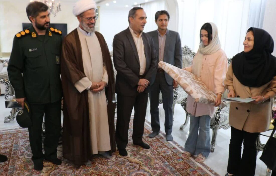 از دو دانش‌آموز برتر کنکور سراسری در بجنورد تقدیر شد