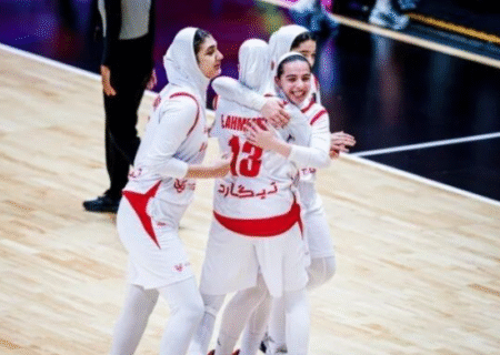 صعود دختران ایران به نیمه نهایی بسکتبال جام آسیا