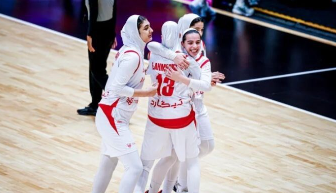 صعود دختران ایران به نیمه نهایی بسکتبال جام آسیا