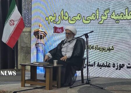 طلاب باید معنویت و دانش را توأمان بیاموزند