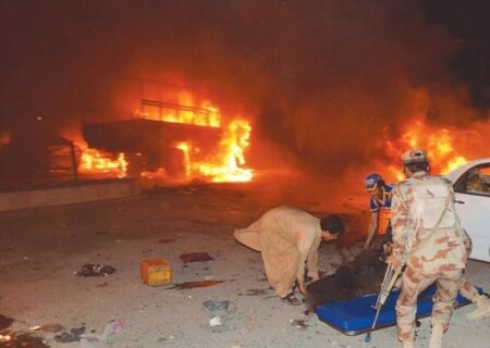 کشته شدن ۵ نظامی پاکستان بر اثر انفجار بمب