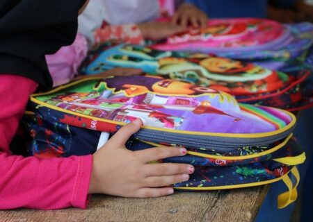 تهیه‌ی یک هزار بسته مهر تحصیلی در استان یزد