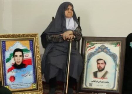 مراسم تشییع مادر شهیدان فراهانی