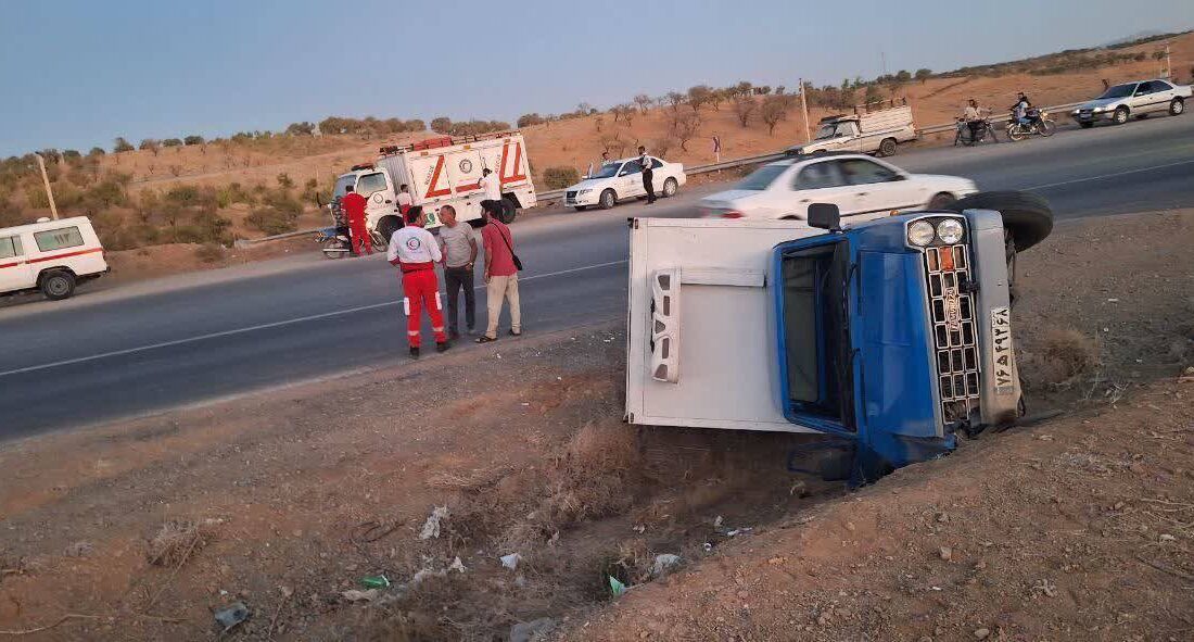 ️امدادرسانی به مصدوم واژگونی خودروی نیسان در محور سامان به اصفهان