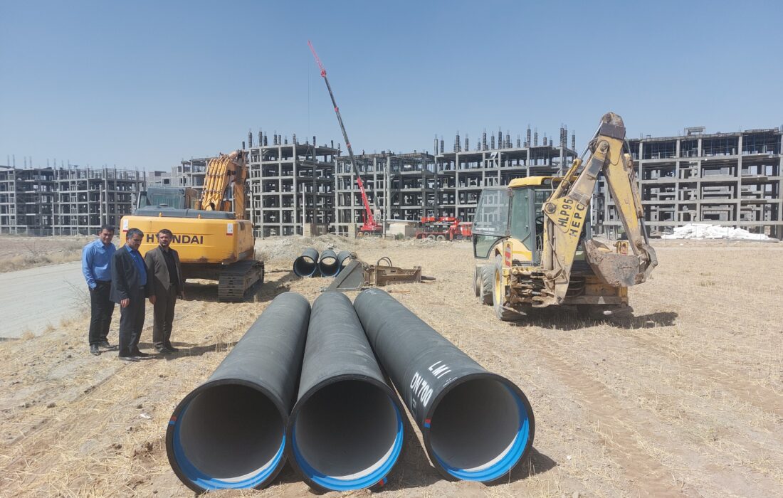 آغاز عملیات ایجاد زیرساخت‌های آب و فاضلاب در مسکن ملی کوی پرواز همدان