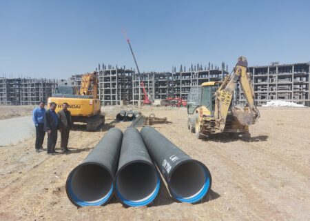 آغاز عملیات ایجاد زیرساخت‌های آب و فاضلاب در مسکن ملی کوی پرواز همدان