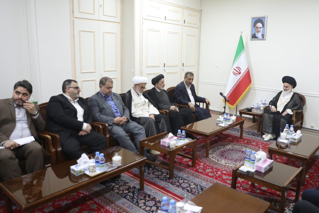 کاهش تنشهای داخلی یکی از مظاهر خدمت به مردم است