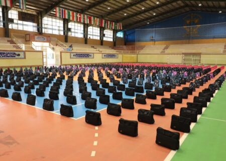 توزیع ۳ هزار بسته لوازم تحریر در بین نیازمندان توسط بنیاد علوی 