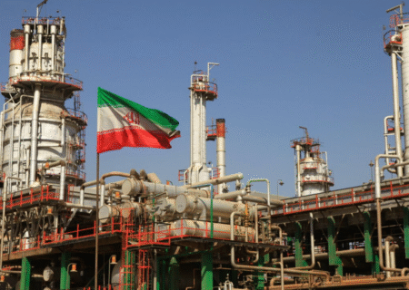 وزارت نفت در خط مقدم اقتصاد و تولید کشور