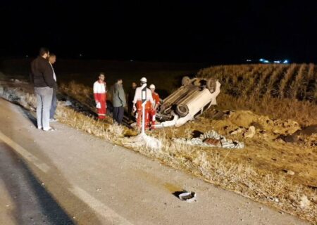 امدادرسانی به مصدوم واژگونی خودروی پراید
