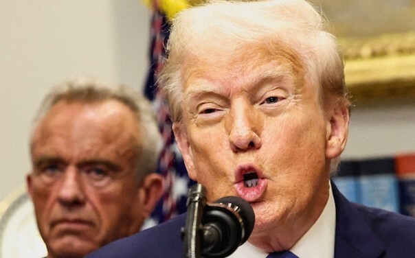 کاهش میلیاردی سهام دارویی انگلیس در پی ادعای غیرعلمی ترامپ