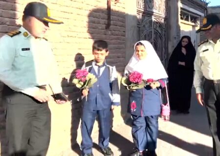 بدرقه فرزندان شهید مدافع وطن به مدرسه در بناب 