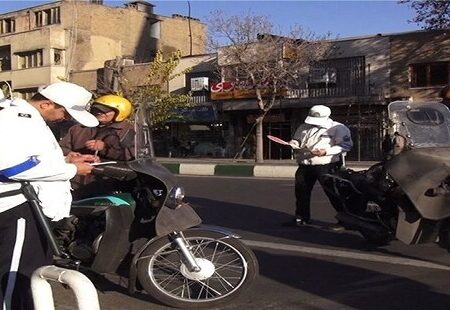 توقیف ۲۲ دستگاه خودرو و موتورسیکلت متخلف در تویسرکان