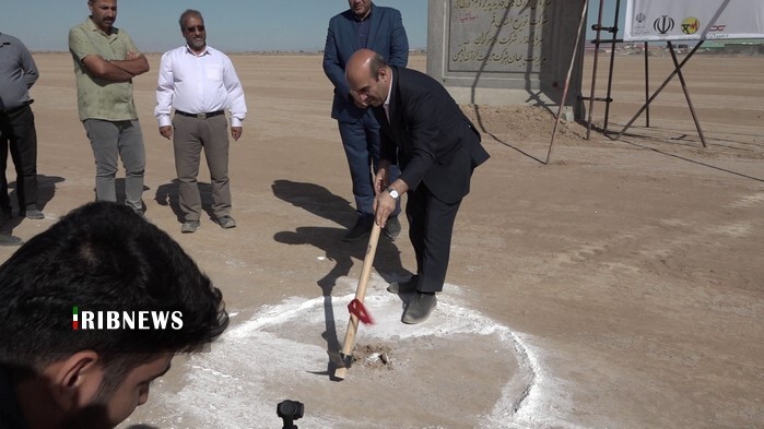 آغاز عملیات اجرایی احداث پنج نیروگاهخورشیدی سه مگاواتی در قم