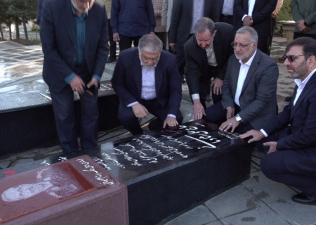 دیدار شهردار تهران با امام جمعه همدان  و حضور در گلزار شهدا