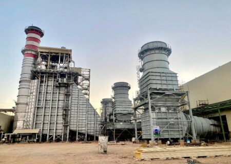 **** اتصال واحد سوم گازی نیروگاه خرم‌آباد به شبکه برق کشور