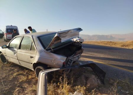 نجات ۶ مصدوم حادثه برخورد پژو ۴۰۵ با مزدا وانت