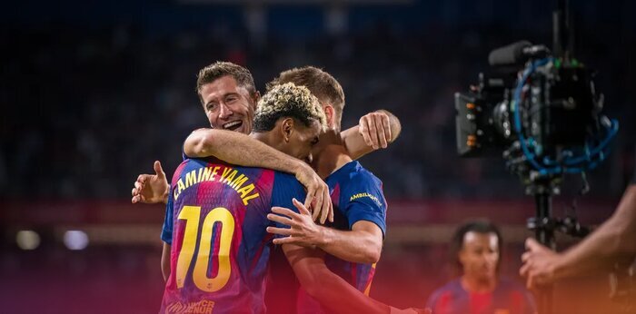 بارسلونا با پیروزی قاطع، دوباره به صدر جدول رسید