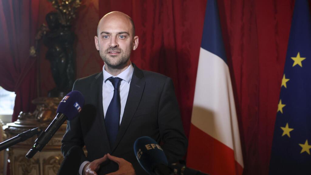 فرانسه: باب گفتوگو با ایران را نمیبندیم