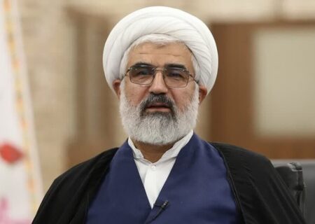 امام جمعه موقت قزوین: ملت ایران مذاکره همراه با تهدید را نمی‌پذیرد