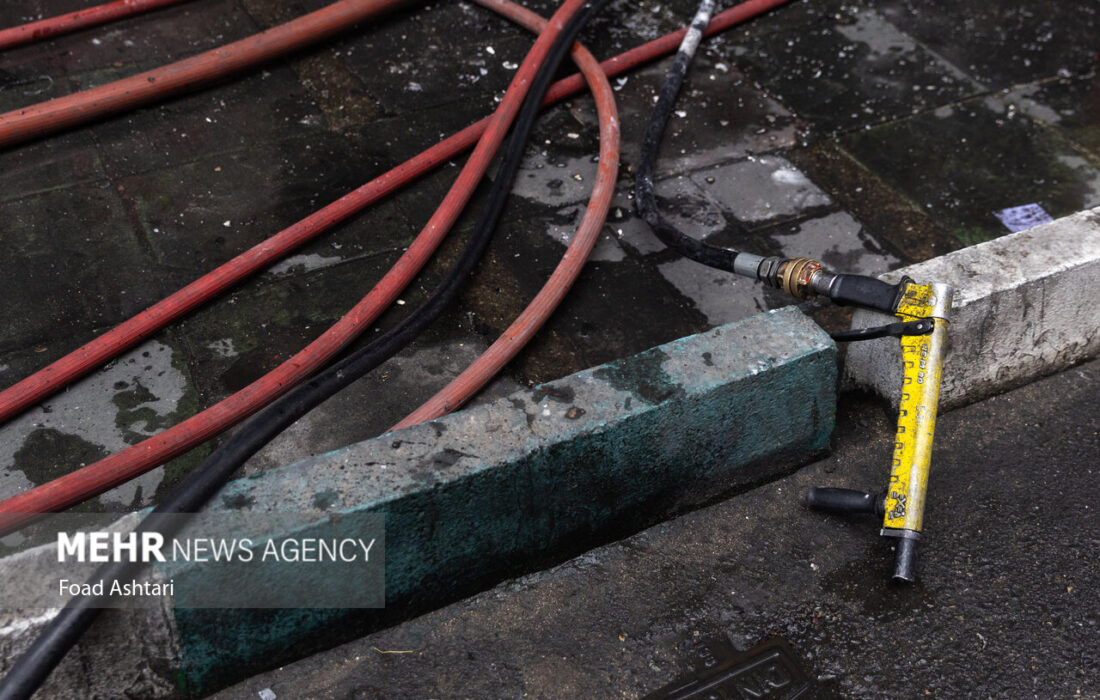 آتشسوزی گسترده انبار لوله در گناباد مهار شد