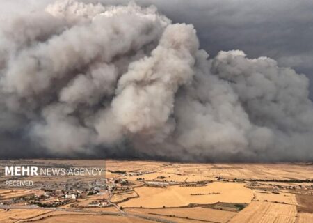 آتش‌سوزی گسترده شرکت تولید فوم ملارد