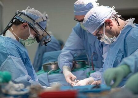 جراحی موفقیت آمیز خروج توده از مغز دختر ۱۳ ساله