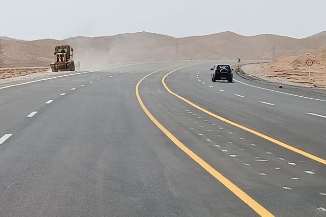 خطیب جمعه لالی: احداث جاده لالی به الیگودرز مسکوت ماند