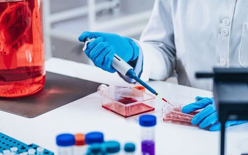 وقتی تکنسین ها به جای پزشک متخصص عمل جراحی می کنند