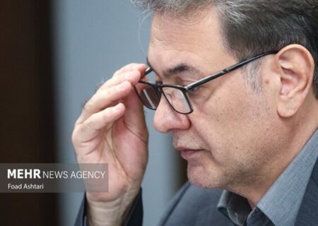 خاطره شهدا چراغ راه آینده است