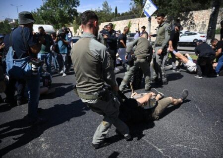 تجمع اعتراضی صهیونیست‌ها در سایه دیدار ترامپ و نتانیاهو