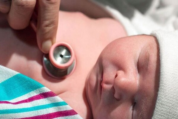 چه زمانی زنگ خطر برای تپش قلب نوزاد به صدا در می‌آید؟