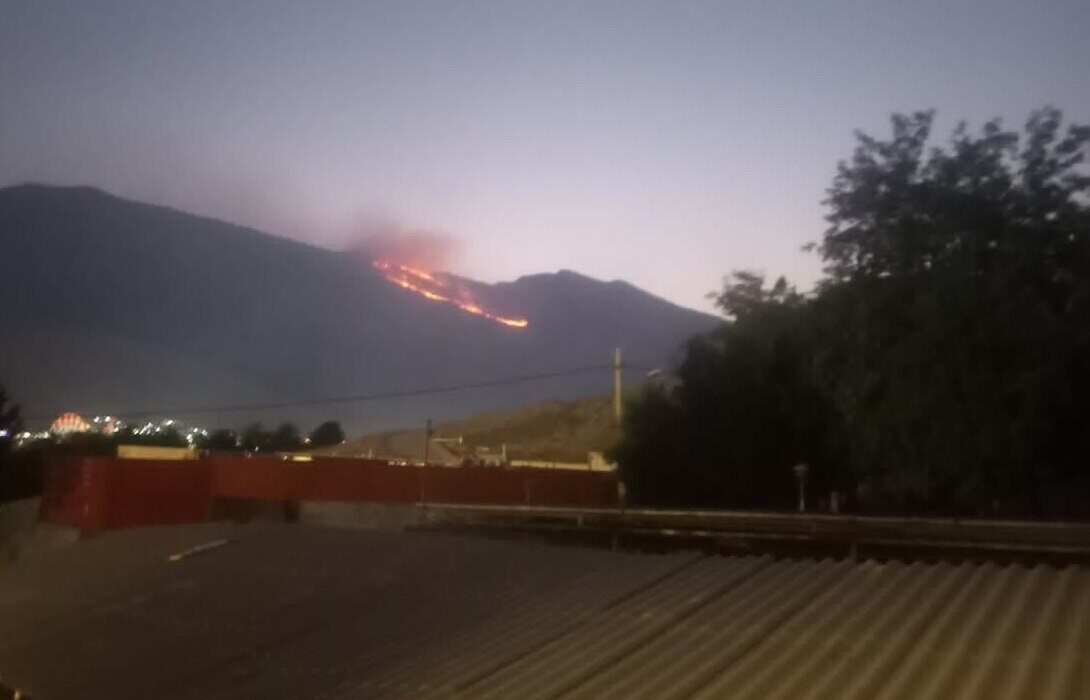 آتش در کوه های کبیرکوه ملکشاهی در استان ایلام